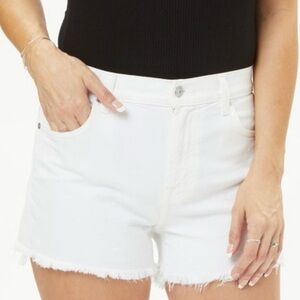 NWT Seven7  White 5” Weekend Short Fray Hem Stretch Denim Women’s Size 10